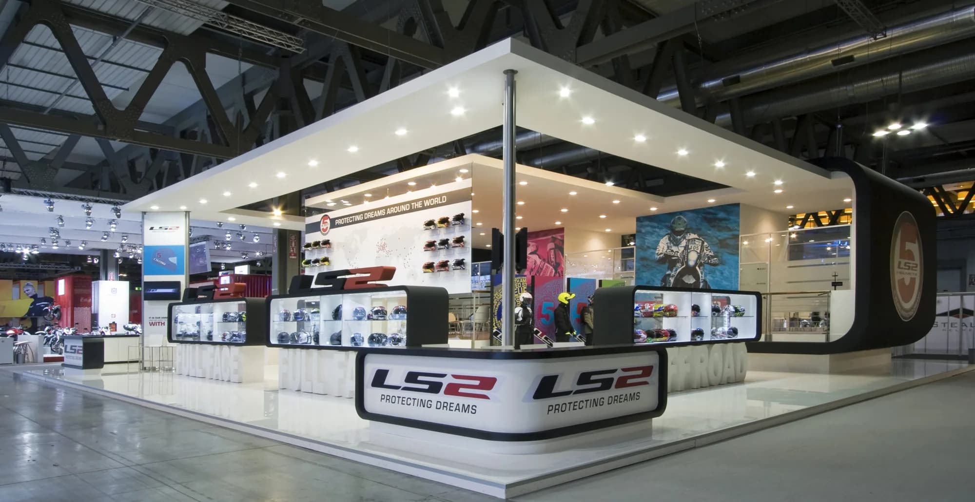 LS2 Helmets — Comunicación ATL/BTL, Branding, Diseño Gráfico, Social Media y Eventos · trabajo de TPI (6)